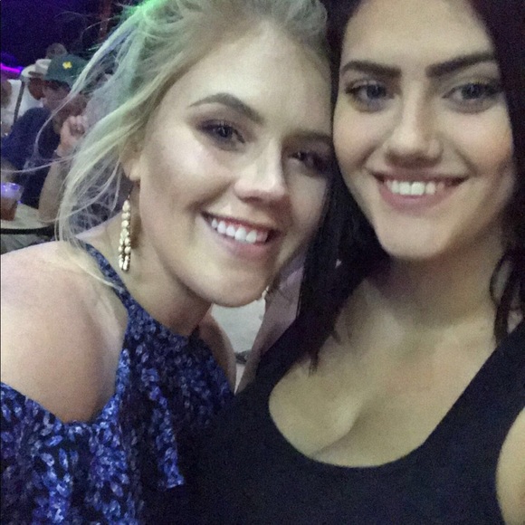 Meet your Posher, Lainey - Picture 2 of 8